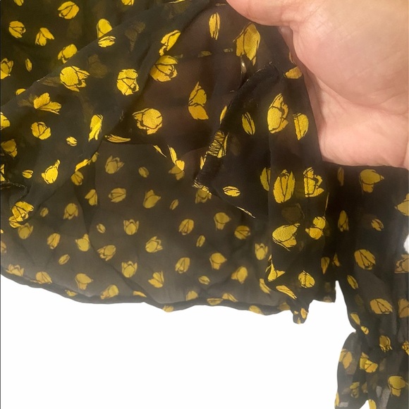 Who what wear long sleeve ruffled sheer blouse. - Picture 5 of 9